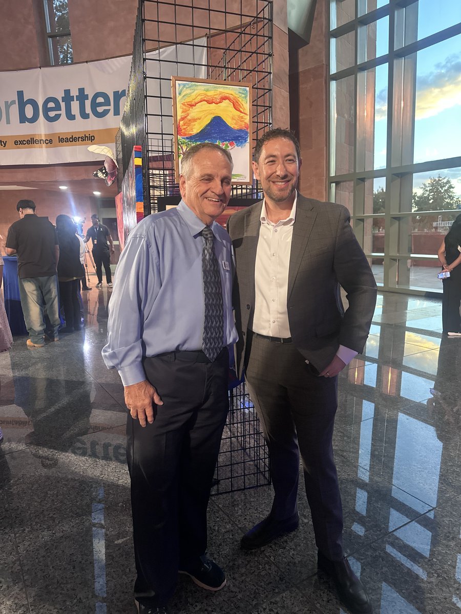 CommishNaft's tweet photo. It was an honor to welcome the Nevada Hotel and Lodging Foundation to the @ClarkCountyNV Government Center for a reception celebrating the 23 hospitality students who received scholarships made possible through the Great Chef Run. https://t.co/OTrRBNeSmL