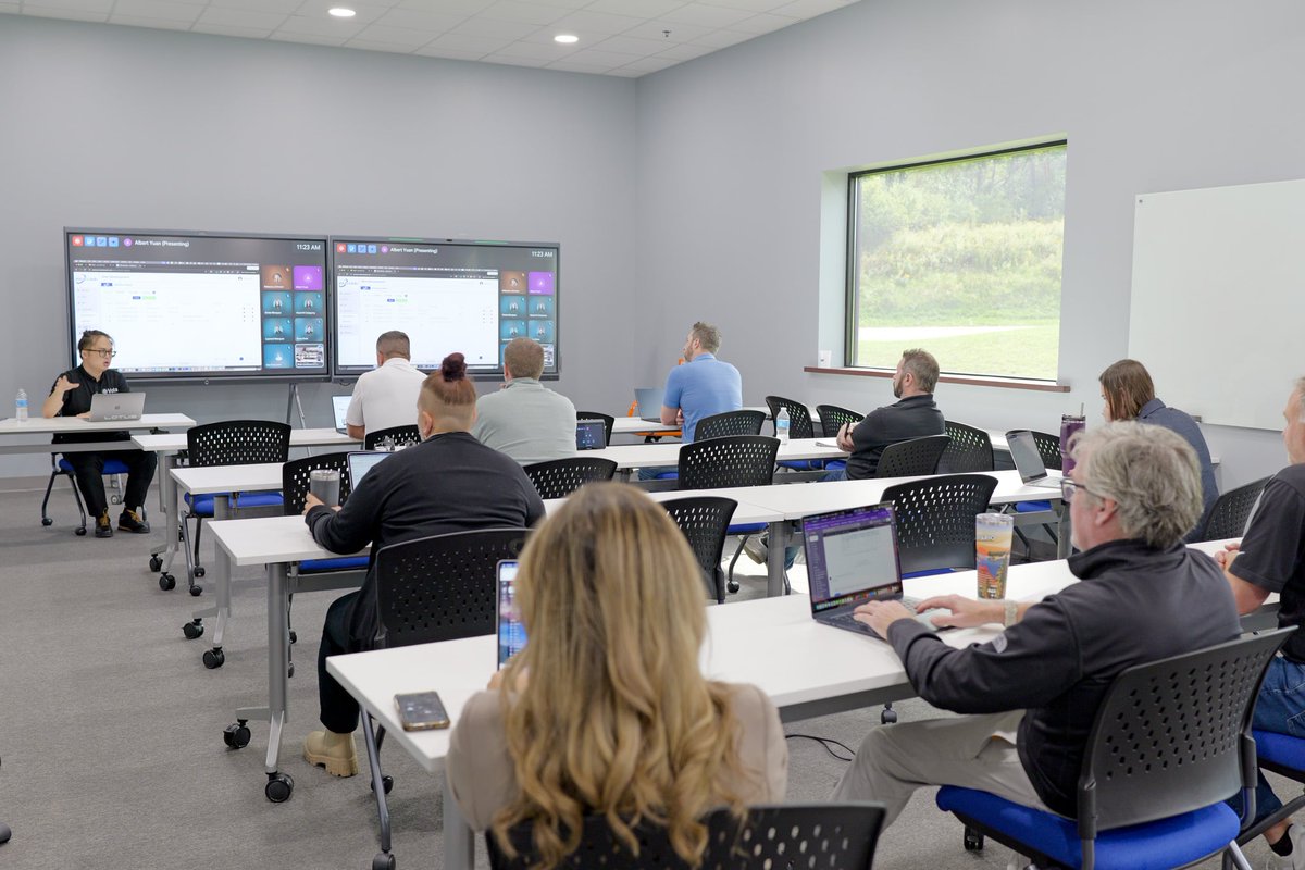 888Voip's tweet photo. We were thrilled to host our new partner, Vola Networks, at the 888VoIP office for an interactive, hands-on training session with our team. Thanks to the Vola team for a fantastic training session! 🎯

#DistributingSuccess #POTSreplacement https://t.co/eZB1LEi98X