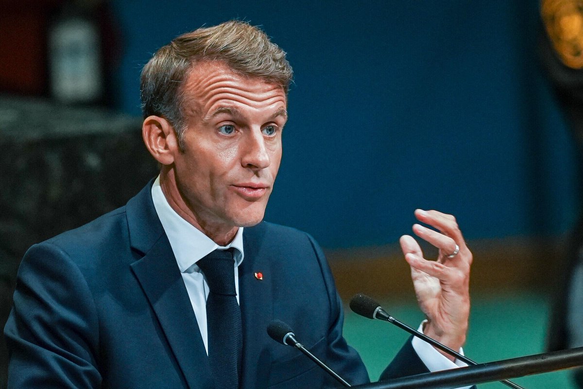 le_Parisien's tweet photo. « Un spectacle qui nous fait honte » : à l’ONU, Emmanuel Macron critique Israël et défend la « souveraineté des Libanais et Palestiniens »
➡️ https://t.co/oWOxPMVPnN https://t.co/TwMjU08rJi