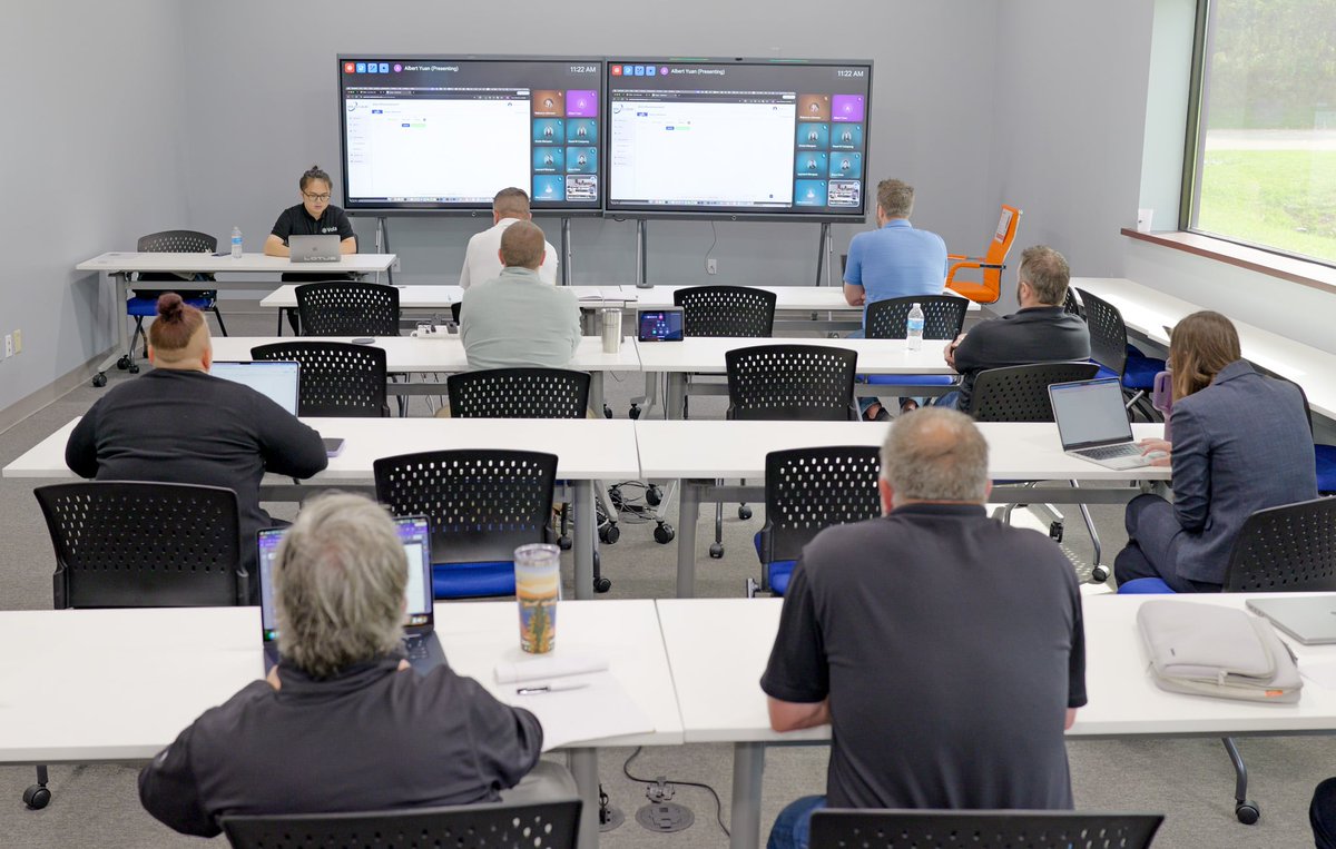 888Voip's tweet photo. We were thrilled to host our new partner, Vola Networks, at the 888VoIP office for an interactive, hands-on training session with our team. Thanks to the Vola team for a fantastic training session! 🎯

#DistributingSuccess #POTSreplacement https://t.co/eZB1LEi98X