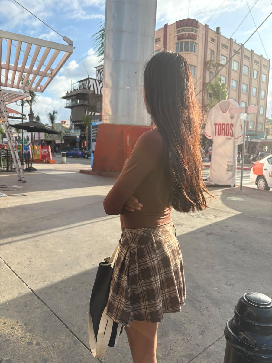 CelesteXxxisf1's tweet photo. ❤️😋estaba caminando por las calles de Tijuana

#fypシ゚viral #fypシ゚viralシfypシ゚ #tijuana #chudaiㅤ https://t.co/35Cq3jcGFg