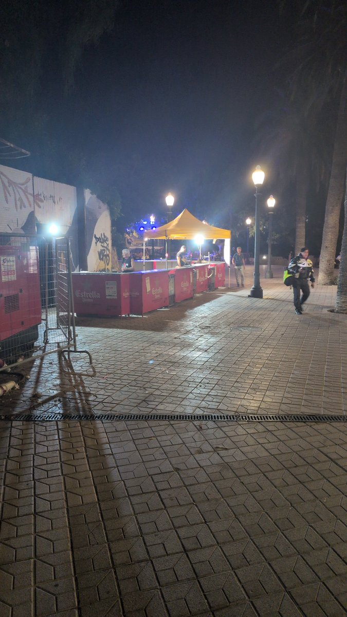 BarraquesTgn's tweet photo. Les entitats de Tarragona hem de treballar plegades i arraconar la manipulació dels polítics de torn.

Naltros som cultura popular, unides som més fortes! https://t.co/4rv8rYdBxs