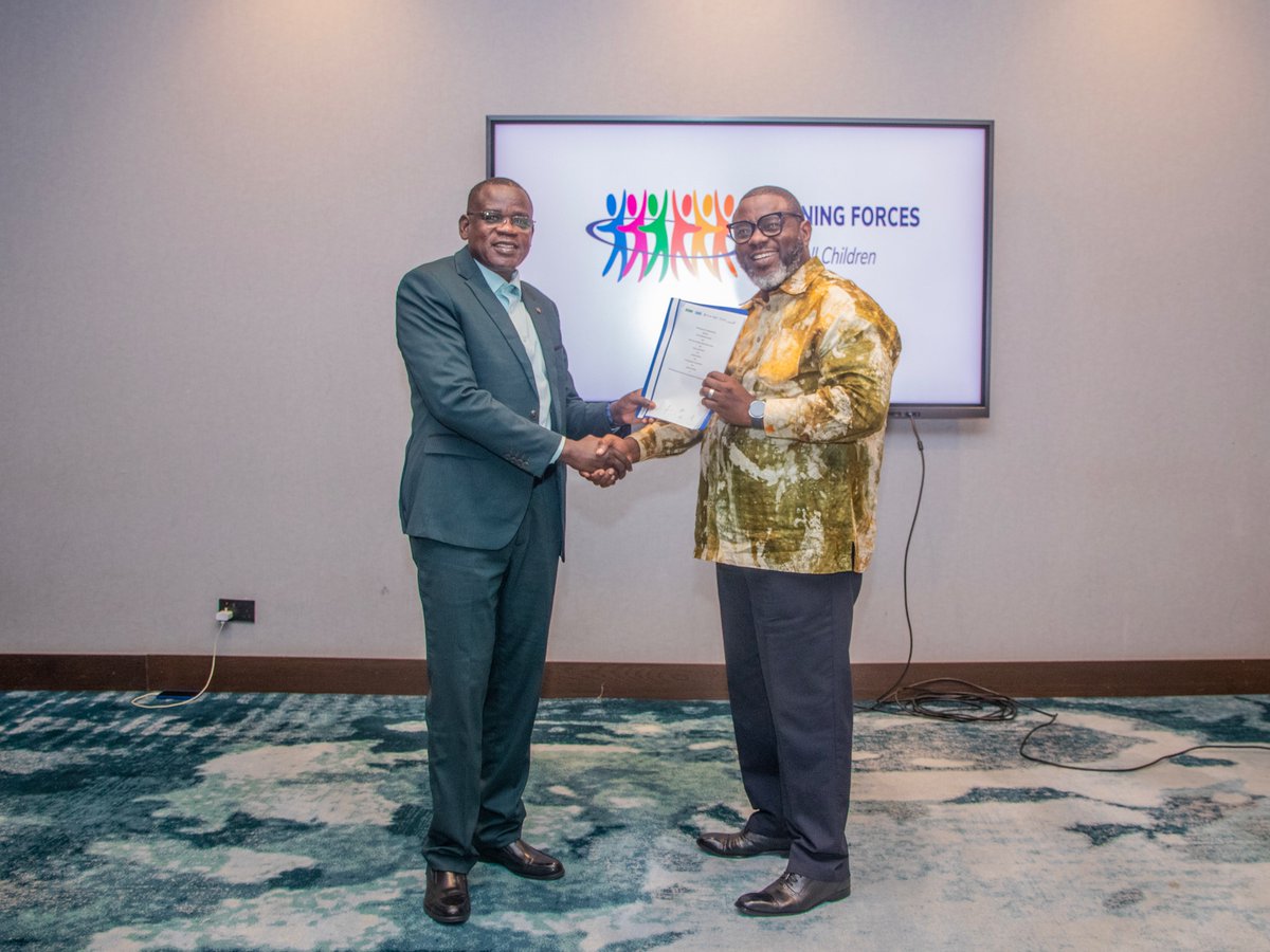 PlanKenya's tweet photo. Joining Forces Alliance sign ✍ a Memorandum of Understanding–a collective power to safeguard children 🚸 in Kenya.

Since 2017, the 6 agencies joined forces to secure children's rights and end violence against them. Read more about Joining Forces Alliance>https://t.co/QsShWu9l8v https://t.co/EwQZgDrTpA