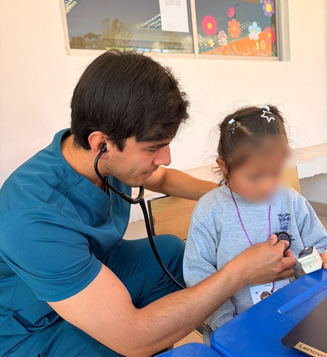 saludazuay_'s tweet photo. #Cuenca | Personal del Centro de Salud Sayausí realiza controles escolares en la Unidad Educativa del Milenio, con el propósito de cuidar la salud integral de los estudiantes, mediante acciones de prevención y seguimiento oportuno. https://t.co/OoMDmL7rws