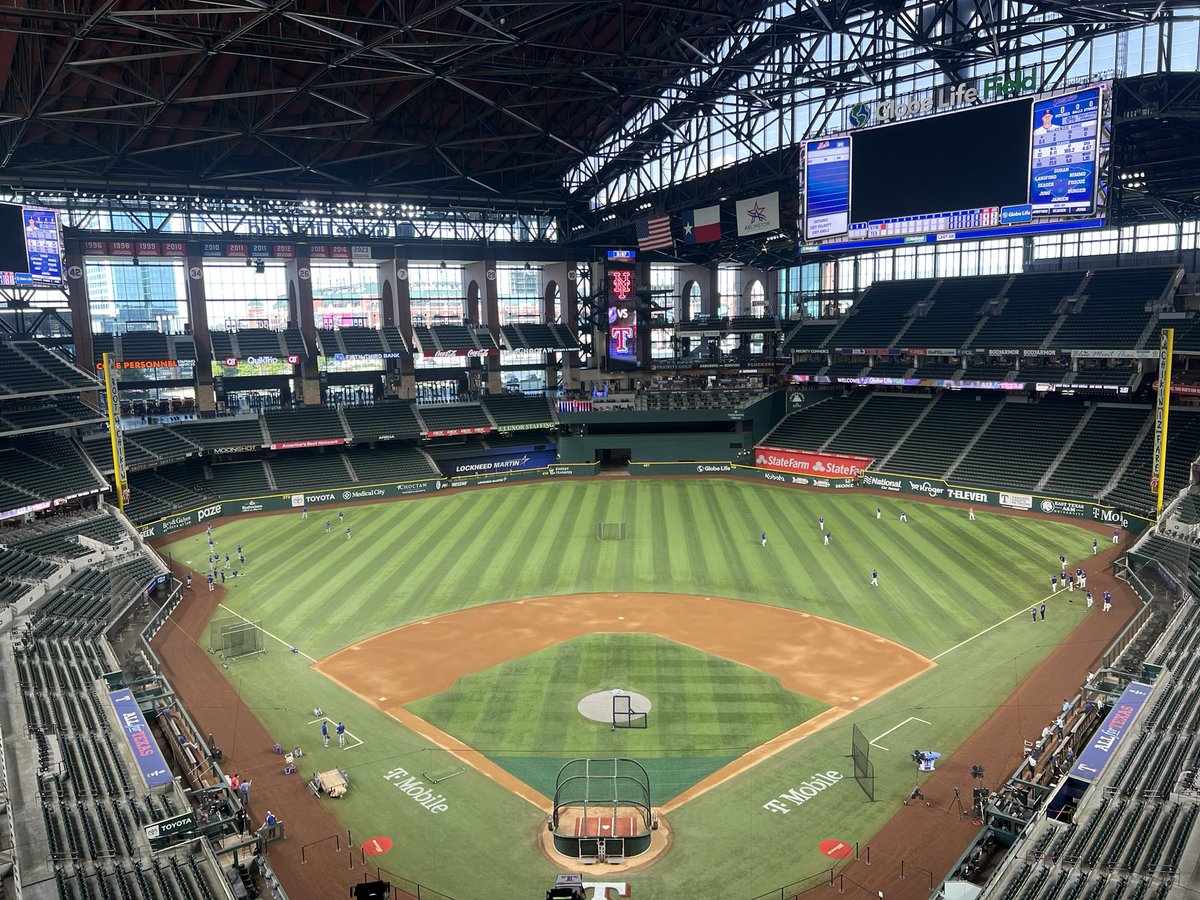 JaredSandler's tweet photo. Will this field host a playoff game in a week?! https://t.co/ndODNFlhHM