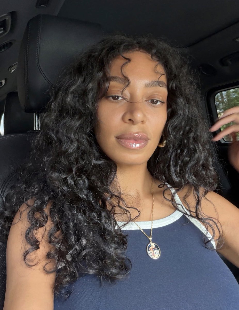 rnbradar's tweet photo. Solange wows in new selfie 🥰 https://t.co/7Jt3sh2u8z
