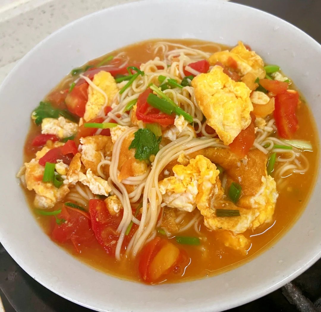 NadiaAp97227648's tweet photo. [Fresh homemade tomato egg noodles with a dash of black pepper for a cozy weekday dinner ]， https://t.co/U3ZX6GeJAw