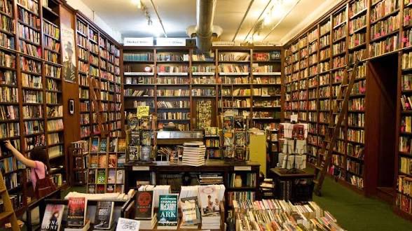 iamMauriceW's tweet photo. My favorite Black-owned Book Store whenever I visit Brooklyn is : The Little Bookshop.

It’s so cozy. Great collection of books and delicious coffee.

And it’s family owned. Mother, Daughter, Husband

https://t.co/EPlGZJEUCB https://t.co/8pRbgtJuFG