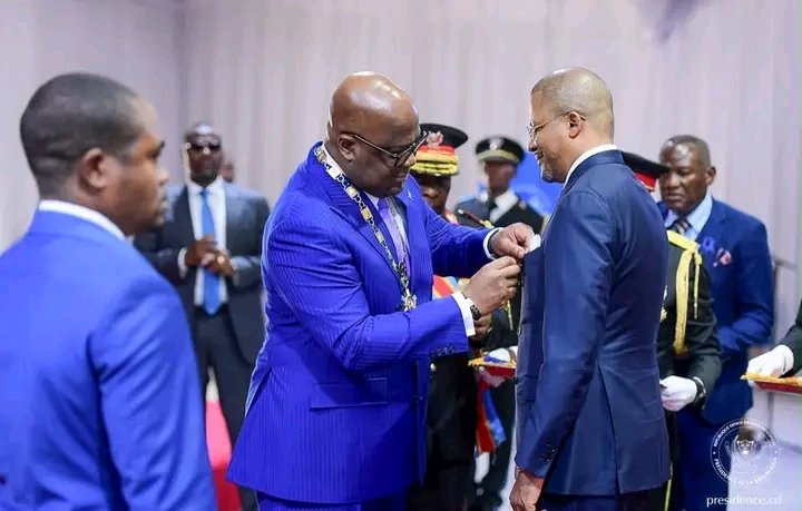 NovyBomoloBB's tweet photo. #RDC : ⛔️🇨🇩 Flash info | Yoane Wissa au Président de la République :
« Sur le terrain, nous ne sommes que 11. Et derrière ces 11, il y a toute une équipe. Derrière cette équipe, il y a tout un peuple.
Monsieur le Président, merci pour cet honneur et pour cette reconnaissance. » https://t.co/2RUxufRgjT