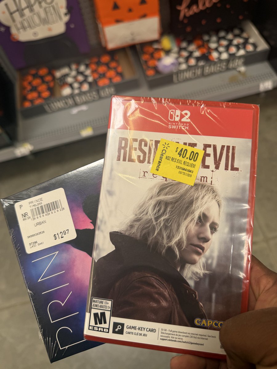 NtStratos's tweet photo. Walmart haul https://t.co/RerlEWih3F