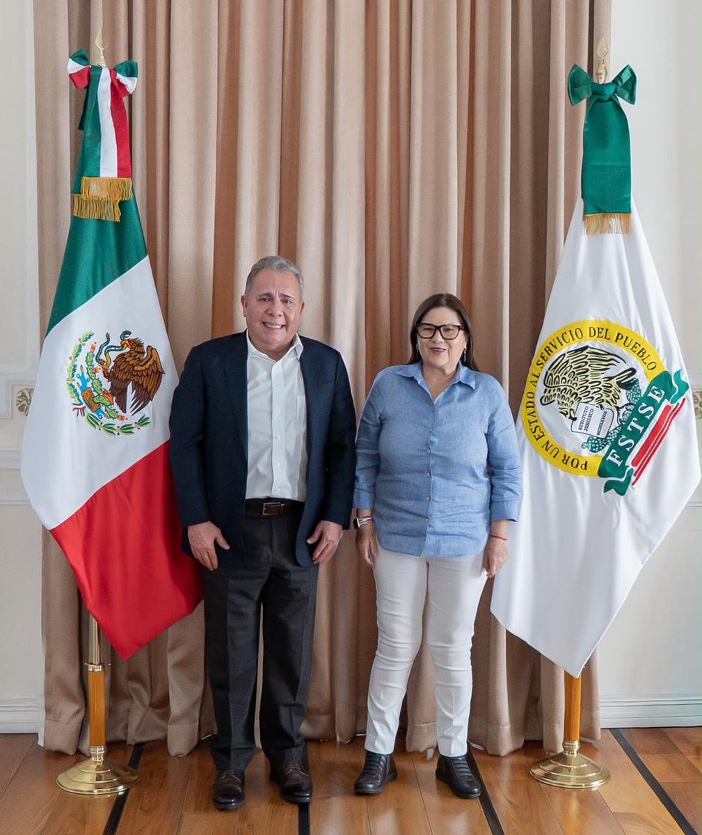 FSTSEmx's tweet photo. 🟢 Hoy recibimos en la Casa de la Cultura a la Senadora @imeldacastromx Imelda Castro y al Diputado @ProfeFernandoG,  con quienes se conversó sobre el trabajo legislativo y los temas de interés para nuestra familia FSTSE y nuestra estructura territorial de 87 sindicatos.

El dirigente nacional @GarciaAyalaM  felicitó a la Senadora Imelda Castro por su designación como coordinadora de la defensa de la transformación en el Estado de Sinaloa.

Seguimos construyendo puentes entre el Congreso y el territorio.

#SindicatosUnidosFSTSE
#Sinaloa 
#TrabajoLegislativo