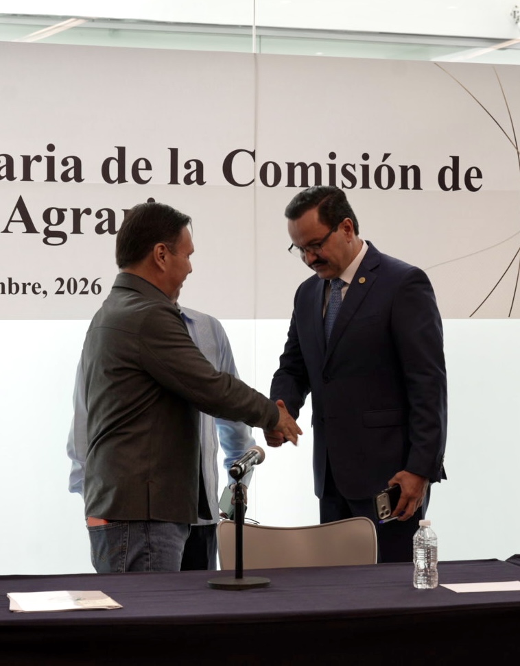 t_afapp's tweet photo. Presentes en los trabajos de la Cuarta Reunión Ordinaria de la Comisión de Reforma Agraria, en el Senado de la República. 

Desde el Poder Legislativo seguiremos construyendo políticas públicas que dignifiquen al sector agrario nacional. 

Abrazos a todas y todos. https://t.co/dQBR0EZoix