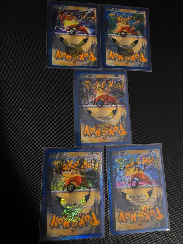 PokeGemHQ's tweet photo. These 30th Celebration error cards are wild 😭

It looks like the back of the print sheet was accidentally printed onto the front of the cards.

Exactly the kind of factory mistake that could become a huge collector piece years from now.

Would you keep em sealed away or try to sell immediately?

#PokemonTCG #Pokemon30th #Pokemon #PokemonCards #PokeGem