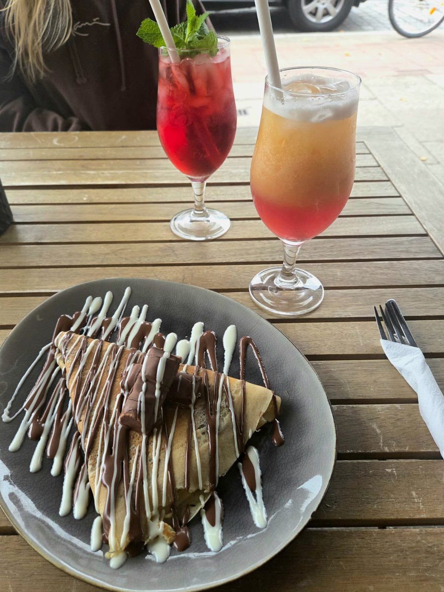 queennalina's tweet photo. Unser Besuch im Café darf übernommen werden.    - 23,50 € https://t.co/4cJR0leIIi