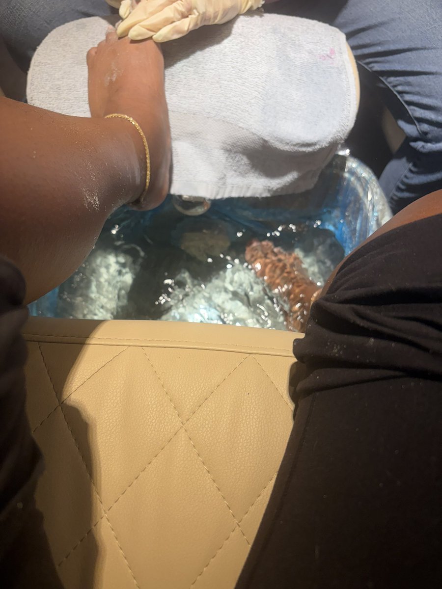 PrettyTipToez's tweet photo. That time ! 
#prettyfeet #feetpicd #pedicure #soles https://t.co/Wjfku6612L
