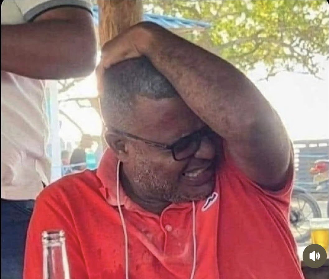 rentingabuja's tweet photo. Since you weren’t around I left your money with your wife. 😂 https://t.co/nsbYDZlR6q