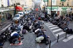 lastkafir's tweet photo. They have destroyed their nations; They want to destroy yours.
They have oppress their  women, they want to oppress yours.
They have destroyed their democracy,they want to destroy yours.
Their goal is to takeover  your countries,force  you to convert to Islam  or die.
#deport https://t.co/hX3gaVRxFw