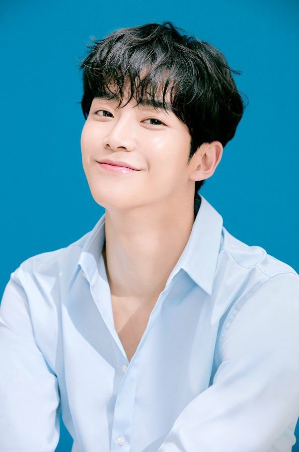 Fantasy_Egypt's tweet photo. 💫 يوم جديد في كوريا باقي D-215🐭علي خروج روون من الخدمة العسكرية 🥹♥

#로운 #ROWOON #ロウン #路云 https://t.co/mrdwmu4Al8