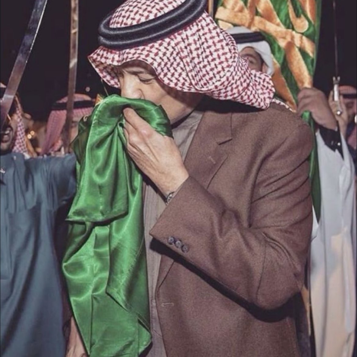 isiiliea's tweet photo. كُل عام والسعودية تُعانق السماء مجداً ، دمت ياوطن الفخر والعز ..💚💚💚💚💚
#اليوم_الوطني_السعودي_٩٦ https://t.co/88oTbrllKO