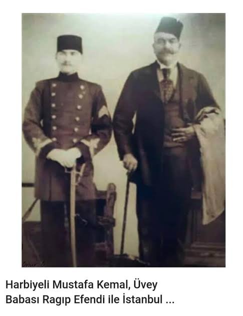 vaybeyokya's tweet photo. @giovann1herrera @AytuncSen83434 @LeNomad19 @srkninci @evronahistory Zaten birisi iyiyse değil de kötüyse çerkes olur nasıl 1920 ye kadar isyanları bastırırken ethem beydi sonra çerkez ethem olduysa. 

Cahit Toydemir de 2.dünya savaşına sokmayan hitlerle görüşen paşa buna kimse çerkes demez kötü olursa ancak dersiniz https://t.co/n3ykwOVpkv
