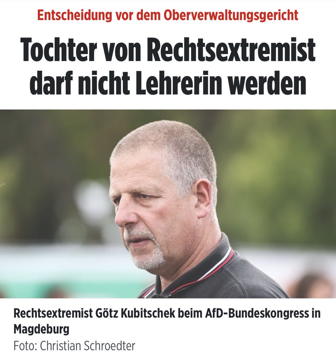 Theresa_Finn_'s tweet photo. Am Beispiel von Götz Kubitscheks Tochter wird deutlich:

Es gibt in der BRD eben doch kein Recht auf die freie Meinung.

Dafür gibt es sehr wohl eine Gesinnungsjustiz.

Es gibt eine Sippenhaftung.

Der vermeintlich freieste und beste deutsche Staat, der keine Gelegenheit auslässt, sich moralisch über die Abgründe der DDR und NS Zeit zu erheben, bedient sich im Fallbeispiel der gleichen unterdrückerischen Elemente.
