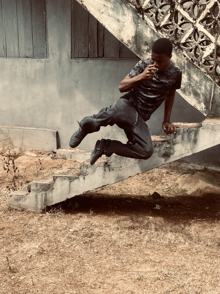 keshdelight's tweet photo. Be like say na when person fra una go know say na model 🤣👍🏼. https://t.co/o7JqfKL5rS