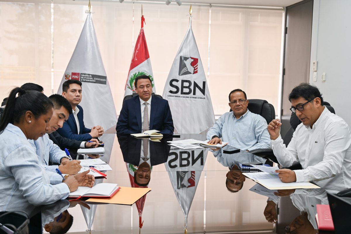 sbn_peru's tweet photo. ✅#SBNInforma
☝Una reunión de trabajo sostuvieron el Superintendente de la SBN, Angel Manero y el diputado Marco Pacheco, en la que se analizó la situación física y legal de un predio estatal en el Rímac, para destinarlo como un nuevo espacio para la comisaria del sector. https://t.co/tJ9CScoG41