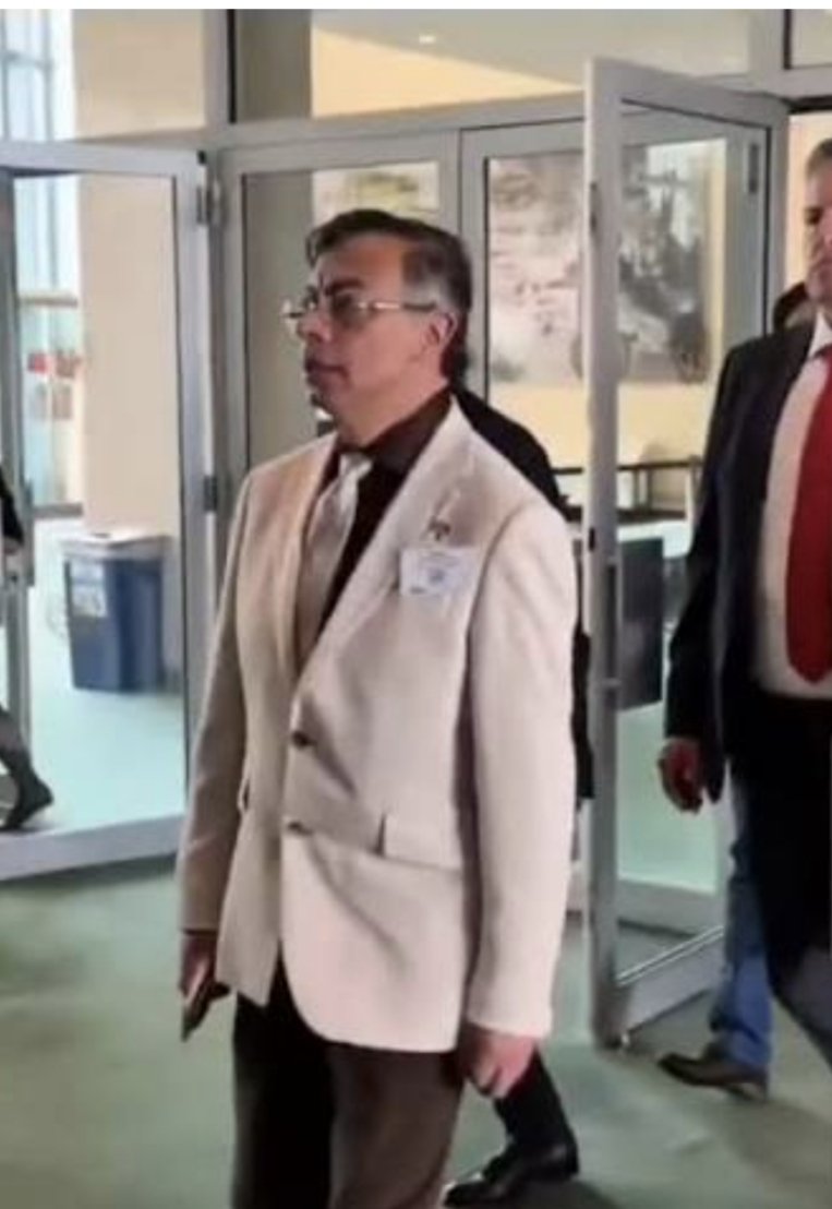 Andres0324's tweet photo. @YoAlejoV Si va a hablar de presencia, este monigote no se queda atrás https://t.co/7whLeVvlEP