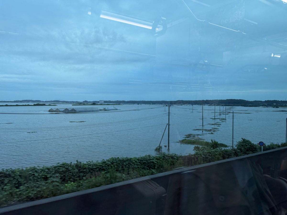cat3293's tweet photo. ひょえぇぇぇ

印旛沼決壊、沈んでる… https://t.co/7gm04Er2dP
