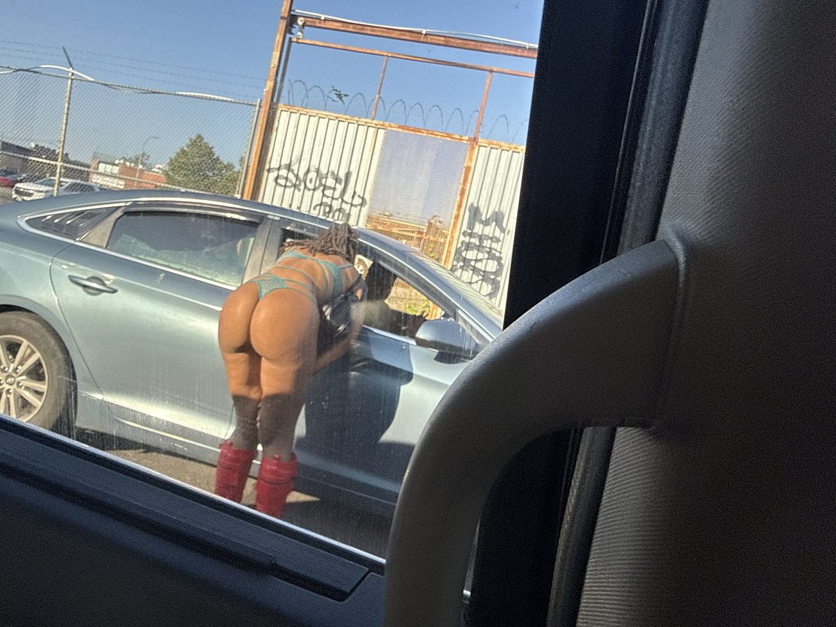 Antsworld47's tweet photo. #candidass #goon https://t.co/FxESvSExtL