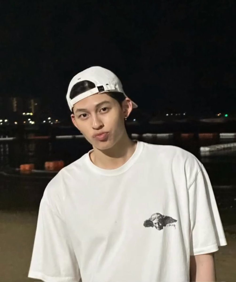buzunkalbii's tweet photo. phuwin’s boyfriend https://t.co/UjLCaiHUDr