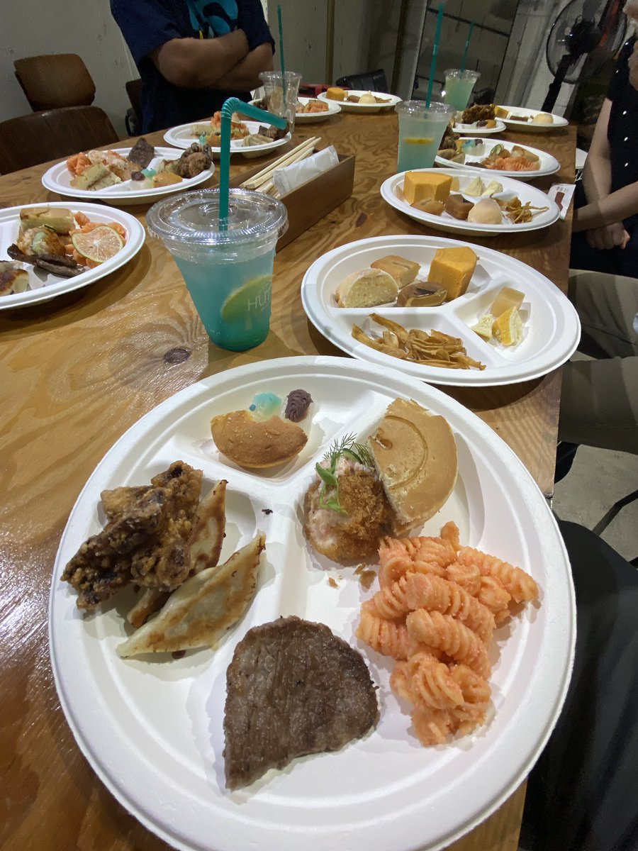 B6850w's tweet photo. 昨晩は #おひさま勉強会 へ。コラボめし大集結でテンション↑↑県外からのおひさまも参加しててお友達になり、なんと連休最終日の今日は一緒に聖地巡礼することに！あとひなのんのコラボお土産のひなたつつみもGET
#若草HUTTE
#福井県のおひさまもGET
#残りは富山石川島根 https://t.co/V4Icae7fiN
