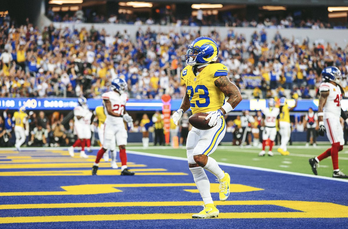 QCollarOfficial's tweet photo. When you play as fast as @Kyrenwilliams23 does, helping protect your most important asset matters. π§
And on Monday Night Football, Kyren turned SoFi Stadium into a racetrack! ποΈπ¨
Even better? He did it Collared Up!
#QCollar #CollarUp #NFL #Football #Ramshouse https://t.co/KDipHr6x1R