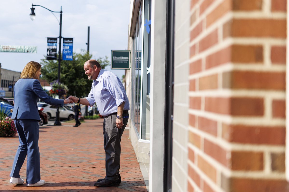 ltgovhashmi's tweet photo. Yesterday’s Virginia’s Voices experience in Wytheville brought together three different ways of understanding a community: walking its streets, serving its people, and engaging with its history. https://t.co/R3GYDqvHYE