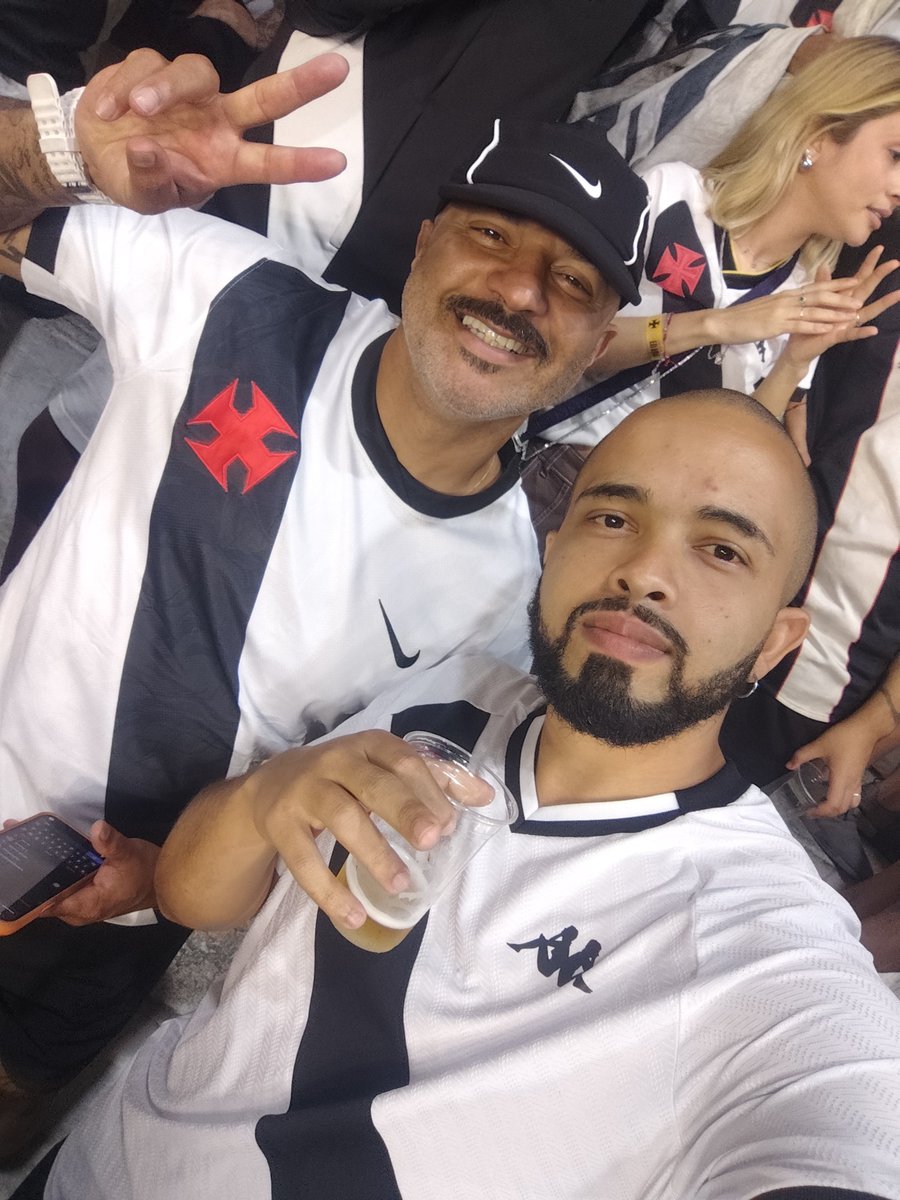 crvgnovena's tweet photo. SABADO TAVA COISA LINDA ❤️

#VASCO https://t.co/Lr5ONYGgZV