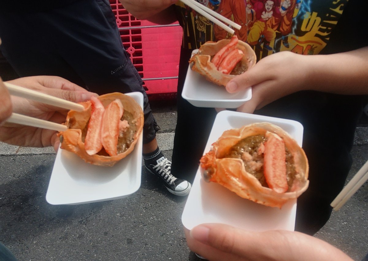 SRhkLHaTzsJn5F0's tweet photo. おはようございます😃昨日那珂湊のお魚市場に行きました🐟🐟年に4～5回は食べに行きますが今回が一番混んでました😅スマホが繋がらない😓そして海老&amp;蟹&amp;生牡蠣😋何でこんなに旨いの😋また来るよ💫良いシルバーウィークをお過ごし下さい🙇 https://t.co/OHAgPqLESA