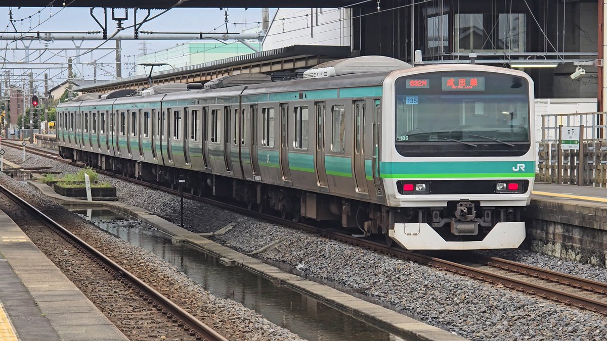 115aycg's tweet photo. @hinyagiku 木下では1番線で発着が行われてました！木下以外の駅は通常通りのホーム発着だと思いますー
2編成しか居ないため朝は運休になる列車が数本発生した模様で https://t.co/B9mubEfWgw
