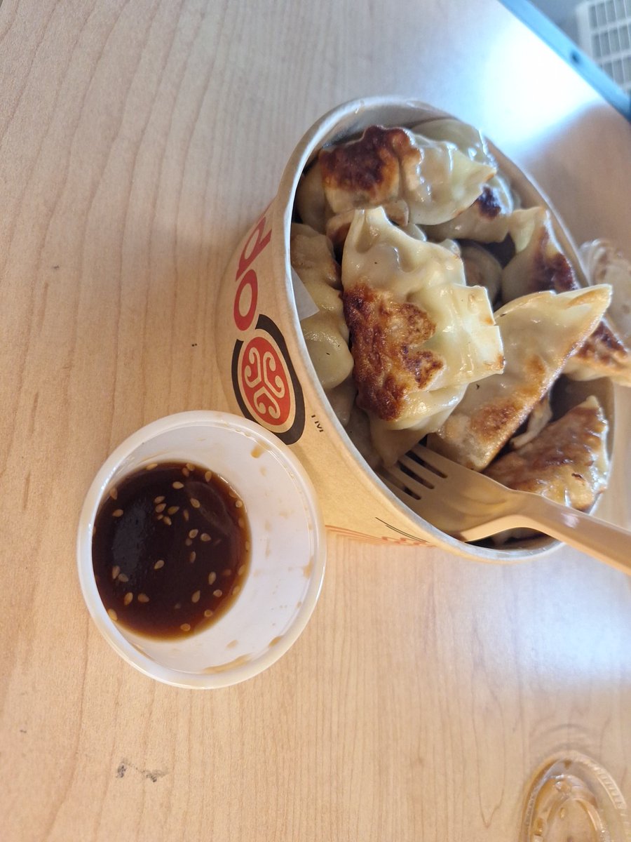 bunnitbh's tweet photo. binge https://t.co/pdDDKDvO5l