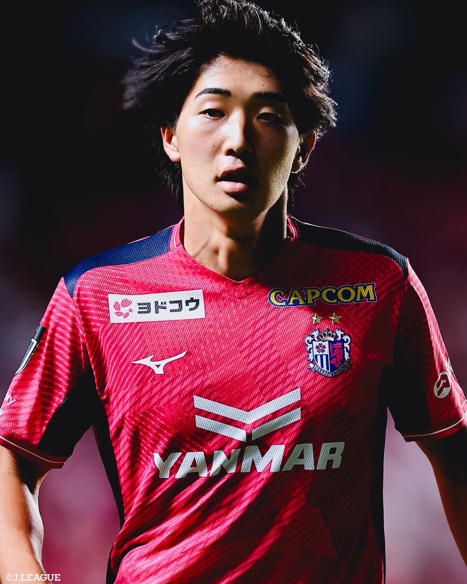 J_League's tweet photo. 🎂 HAPPY BIRTHDAY 🎂

本日9月23日は
セレッソ大阪
横山夢樹 選手の21歳の誕生日です👏

横山選手、
おめでとうございます🎊

@crz_official
#Ｊリーグ https://t.co/TaSXrx0Ehs