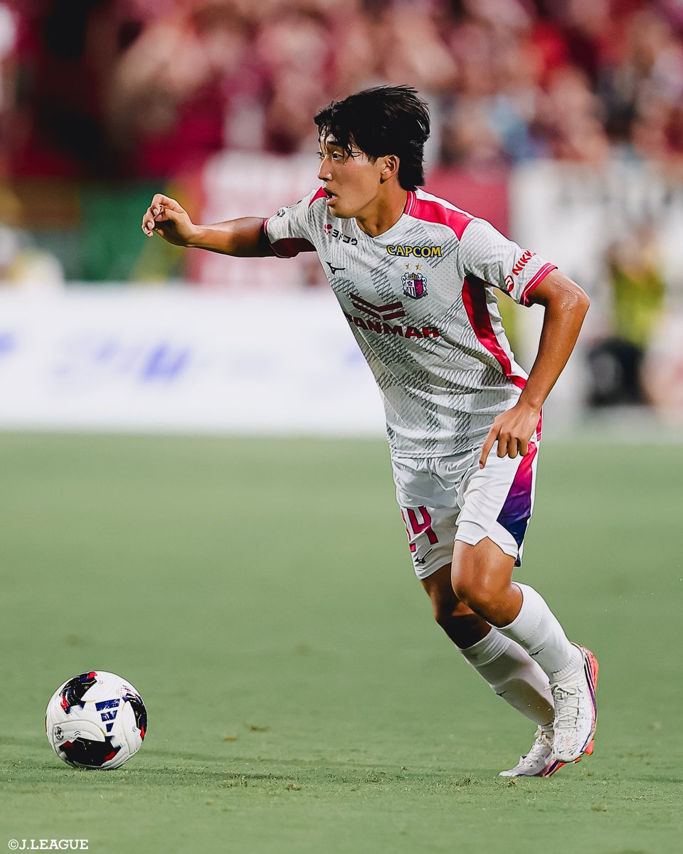 J_League's tweet photo. 🎂 HAPPY BIRTHDAY 🎂

本日9月23日は
セレッソ大阪
横山夢樹 選手の21歳の誕生日です👏

横山選手、
おめでとうございます🎊

@crz_official
#Ｊリーグ https://t.co/TaSXrx0Ehs