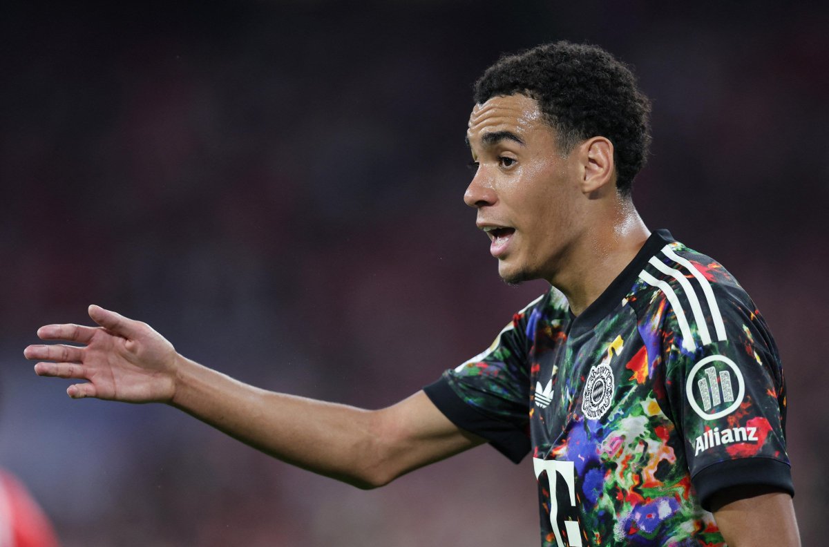 iMiaSanMia's tweet photo. Jamal Musiala has the so-called absence seizures under control again - the medication adjustment has had the desired effect. In training, Musiala gives his all and does not require any special treatment. There's no extra training specifically because of the condition; maintaining normality is currently the most important thing [@SPORTBILD]