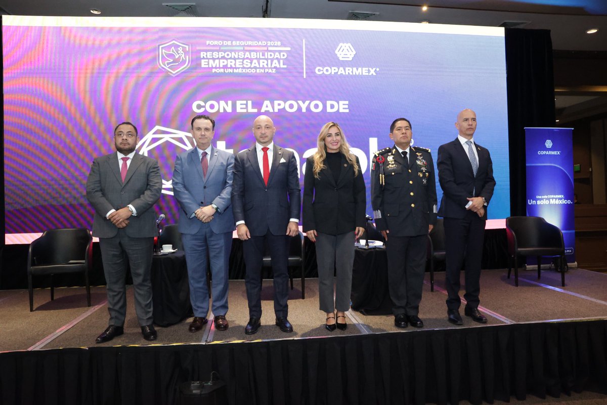 Coparmex's tweet photo. 🛡️ Inauguramos el #ForoDeSeguridad2026: Responsabilidad Empresarial por un México en Paz, un espacio de diálogo entre el sector empresarial y las autoridades para fortalecer la colaboración y conocer herramientas que contribuyan a la prevención y atención de situaciones de seguridad.

🤝 Participaron nuestro Presidente Nacional, @jsierraalvarez; @penunuri_jorge, Presidente de la Comisión Nacional de Seguridad y Justicia de COPARMEX; Diputada @JessiSaiden, Presidenta de la Comisión de Seguridad Ciudadana de la @Mx_Diputados; así como Omar Reyes Colmenares, Títular de la UIF (@PLD_UIF); @guerrerochipres, Coordinador General del @C5_CDMX  y Héctor Ortiz Caletty, General de Brigada de la @GN_MEXICO_.