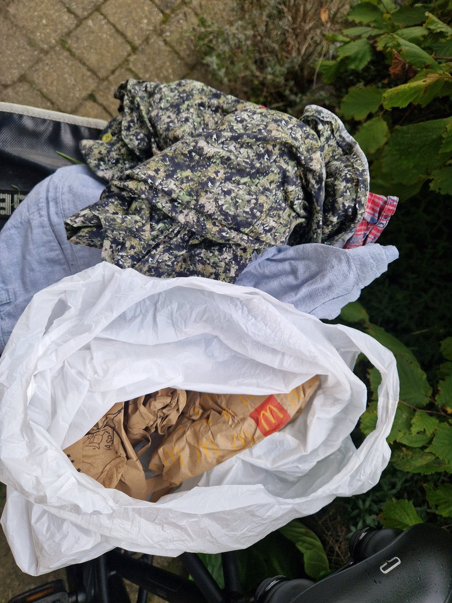 EBS023's tweet photo. Opgepikt onderweg...
Vroeger was misschien niet alles beter, maar toch zeker wel een heleboel.
#Supportervanschoon #TrashWalking #zwerfie #Poortugaal #Albrandswaard https://t.co/dgPdiEyJ90
