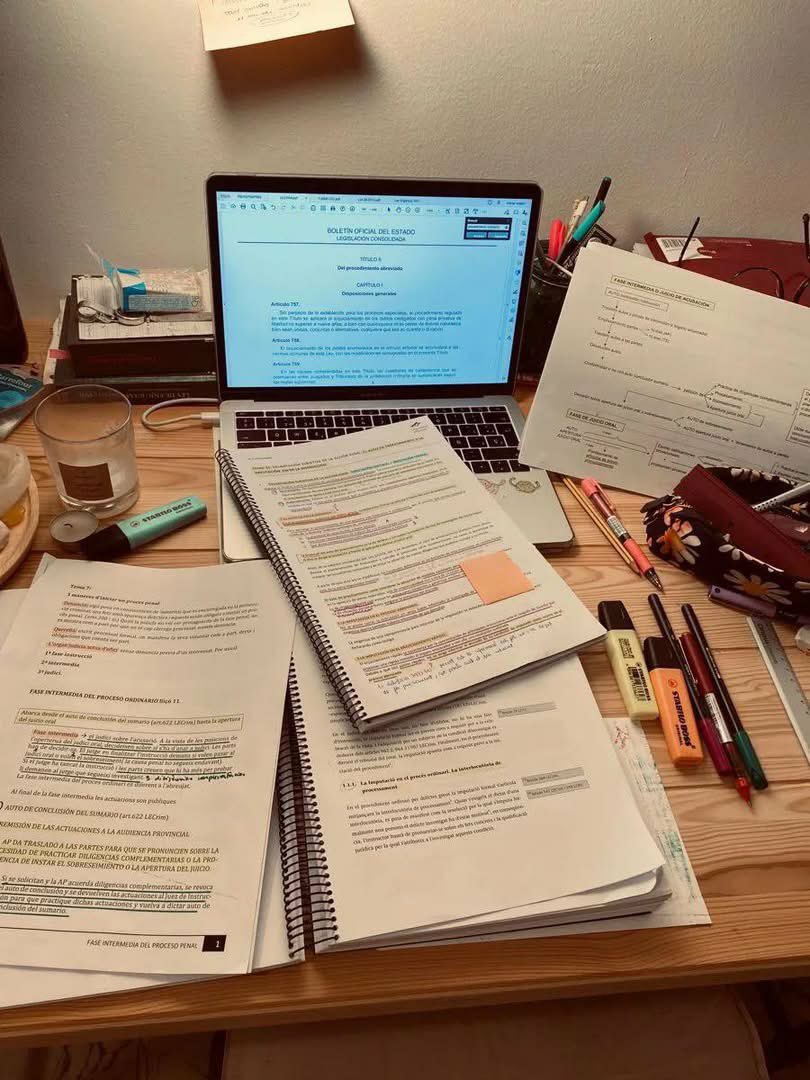 nyliava's tweet photo. You'll never regret studying. https://t.co/Ae3WgHHKEi