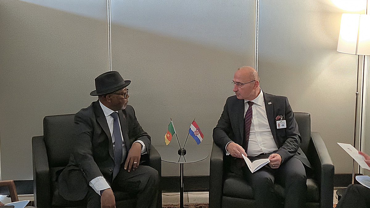 MFA_Croatia's tweet photo. 🇭🇷🤝🇨🇲 Minister @grlicradman held the first bilateral meeting at ministerial level with Cameroon’s Minister of External Relations Lejeune Mbella Mbella on the margins of #UNGA81.

They discussed strengthening political and economic cooperation, with particular potential in maritime affairs, energy, agriculture, digitalisation and infrastructure.

The ministers also exchanged views on regional security and stability in Central Africa, as well as on opportunities to deepen cooperation between Croatia, Cameroon and the European Union.