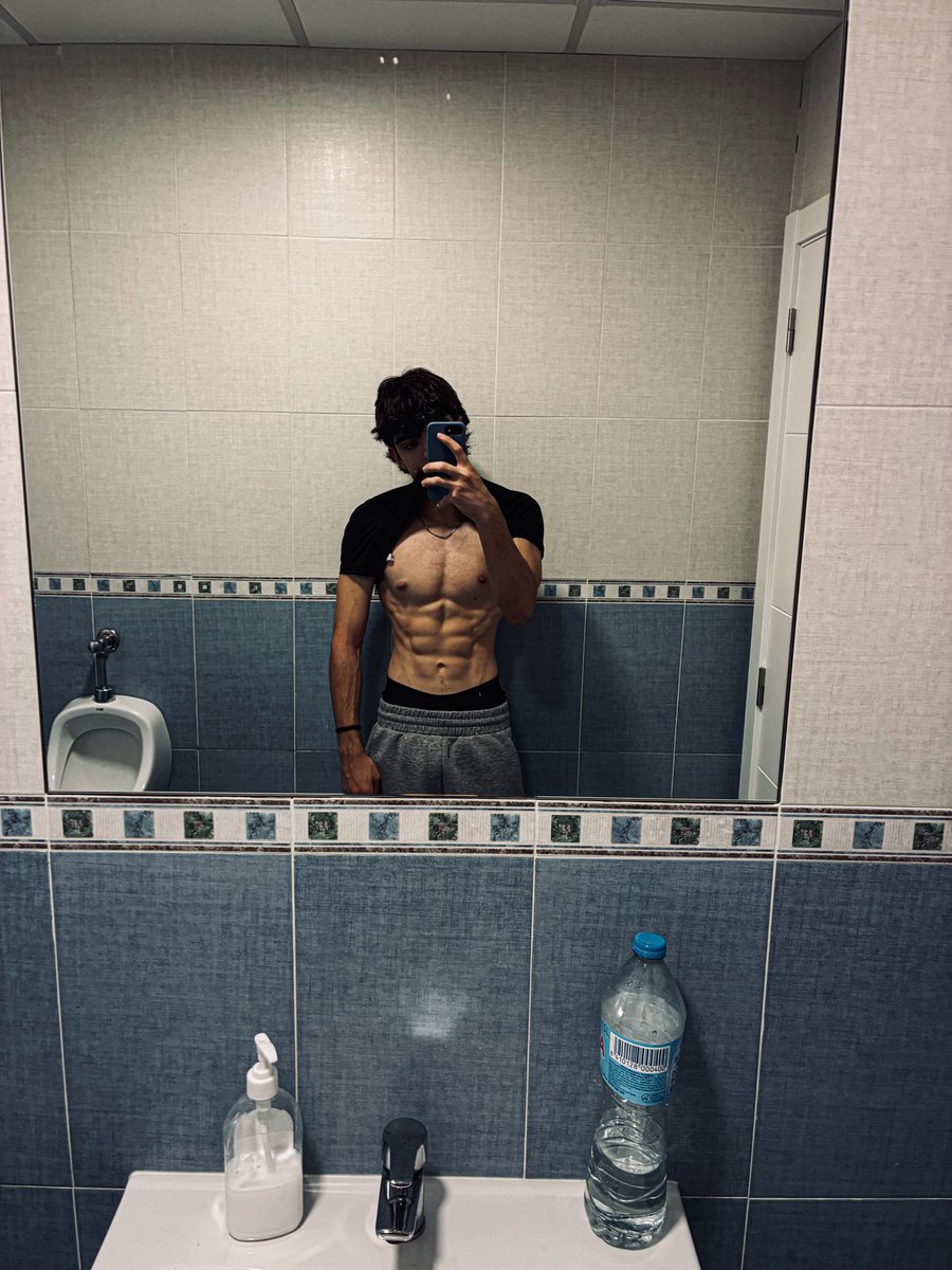P0bla0__'s tweet photo. 15 y/o
59.6kg
3 months gym
1.76M tall

thoughts? https://t.co/U7ZvVkeaiW