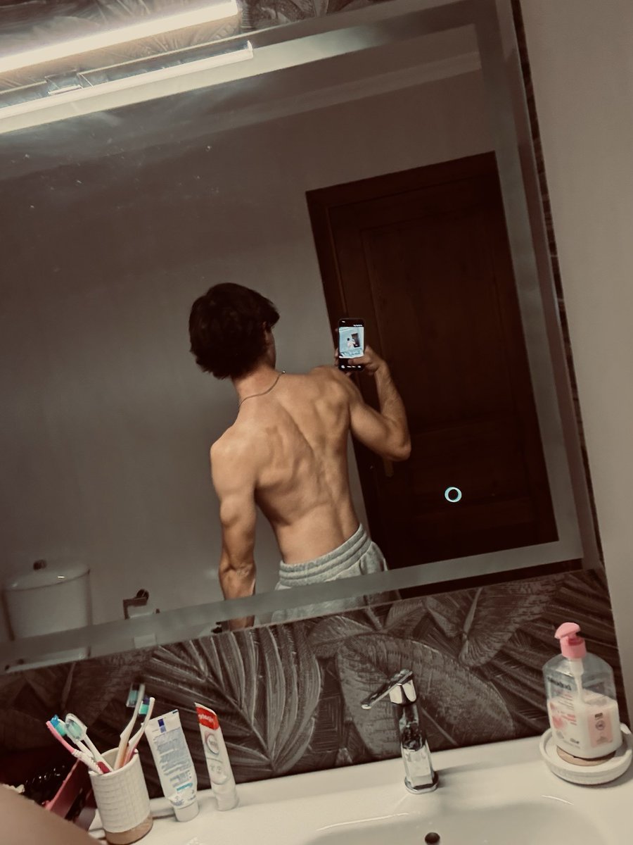 P0bla0__'s tweet photo. 15 y/o
59.6kg
3 months gym
1.76M tall

thoughts? https://t.co/U7ZvVkeaiW