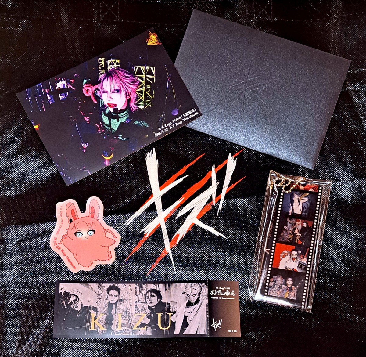 MegAnzai0107's tweet photo. 2026年9月22日(火-祝)
キズ Zepp TOUR
『天照焔巡』
@ KT Zepp Yokohama
ツアー３本目｡｡
体調が悪い訳じゃなかったけど
何か色々と考え事をして居たら
あっと言う間にライブが終わって
しまっていた😵‍💫💦
…時々こんな日がある😢
100％の状態でライブを挑めない
日が少しずつ増えてる気がする🫟 https://t.co/FI3Qri6vmM