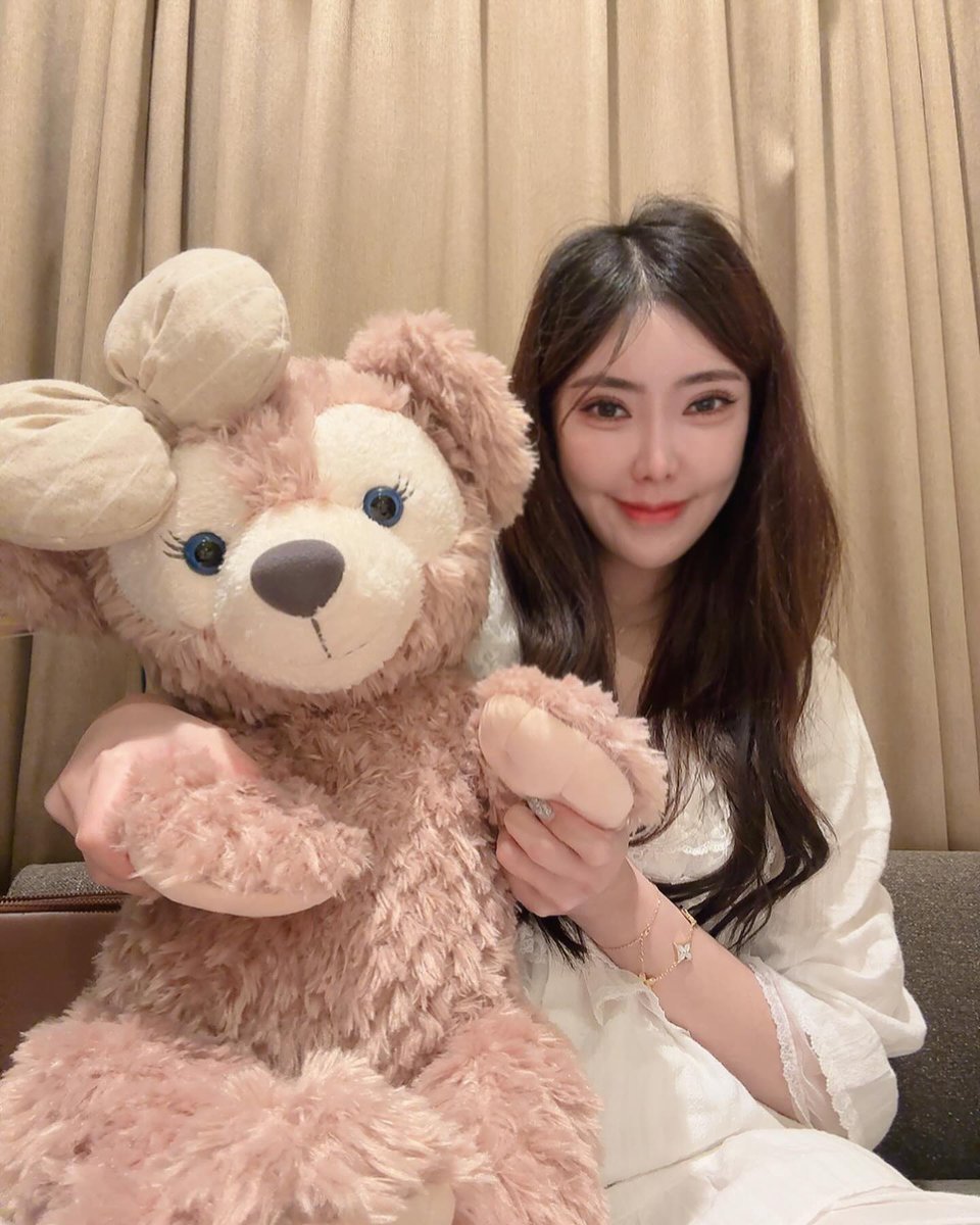 LeeoxMei's tweet photo. How do I find a honest friend and partner💔😔❤️
如何找到一位誠實的朋友和伴侶 💔🙂❤️ https://t.co/btX0WUWQjE