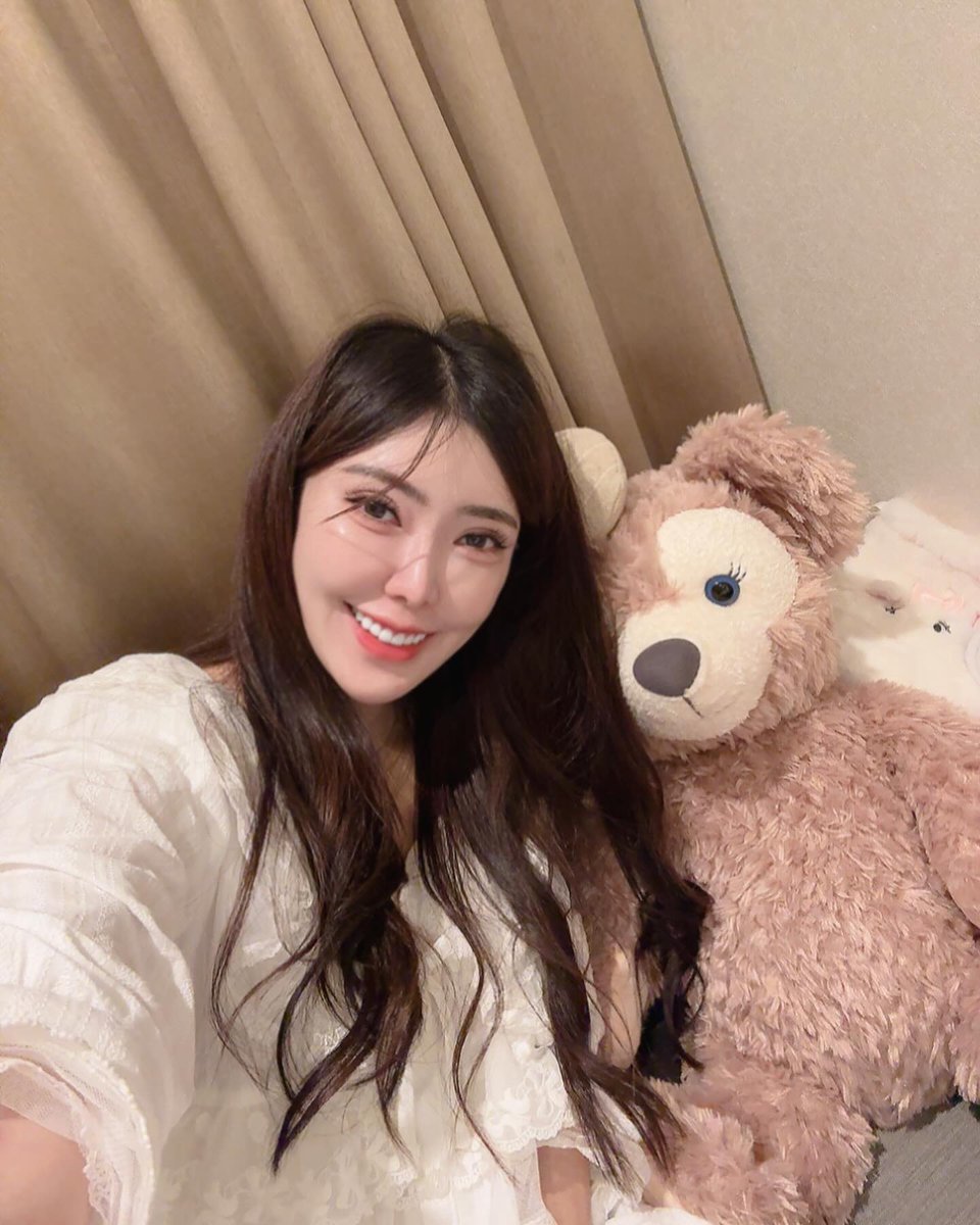 LeeoxMei's tweet photo. How do I find a honest friend and partner💔😔❤️
如何找到一位誠實的朋友和伴侶 💔🙂❤️ https://t.co/btX0WUWQjE